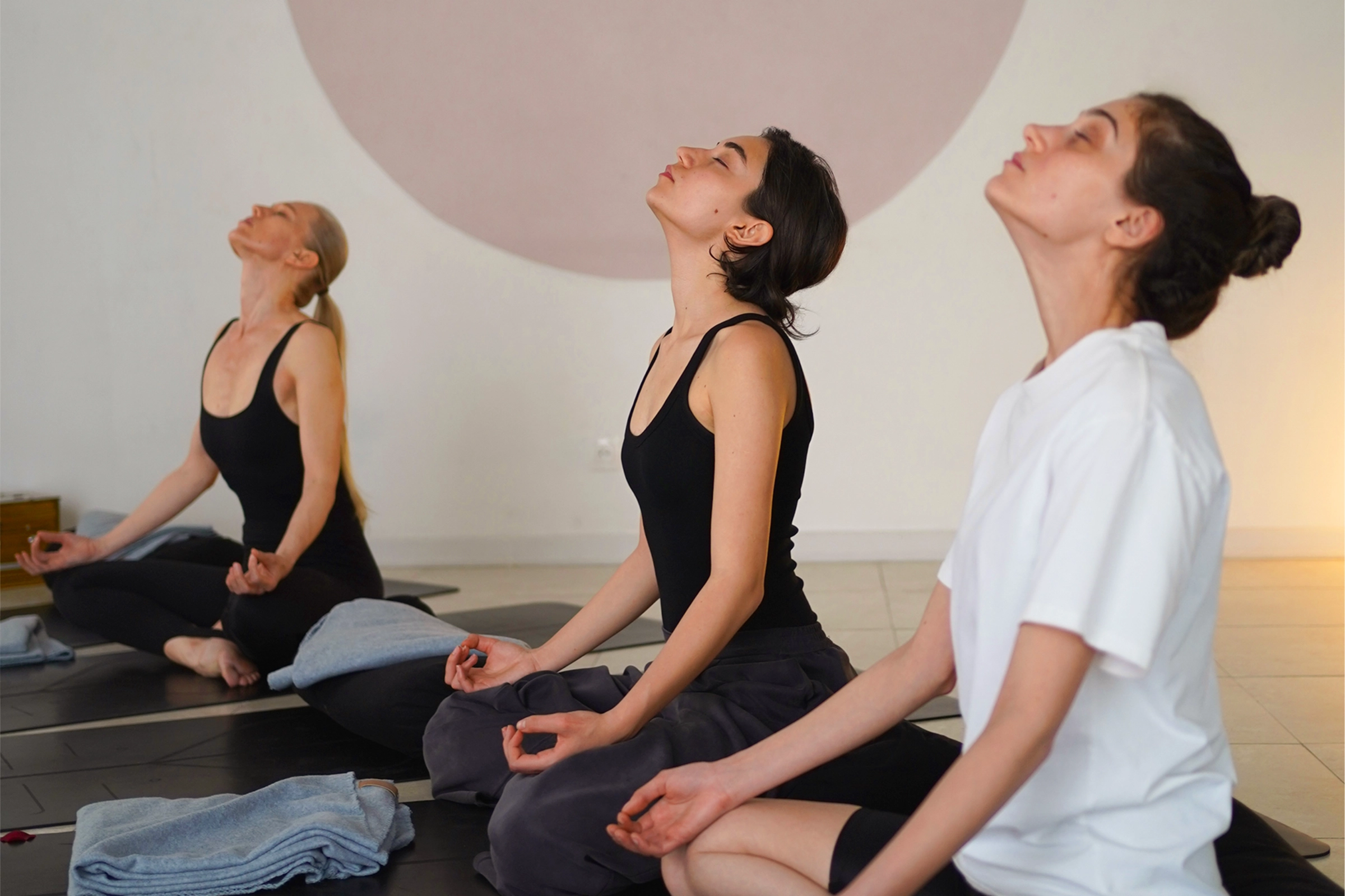 1 անվճար դաս և 10% զեղչ Guru Yoga Studio-ում